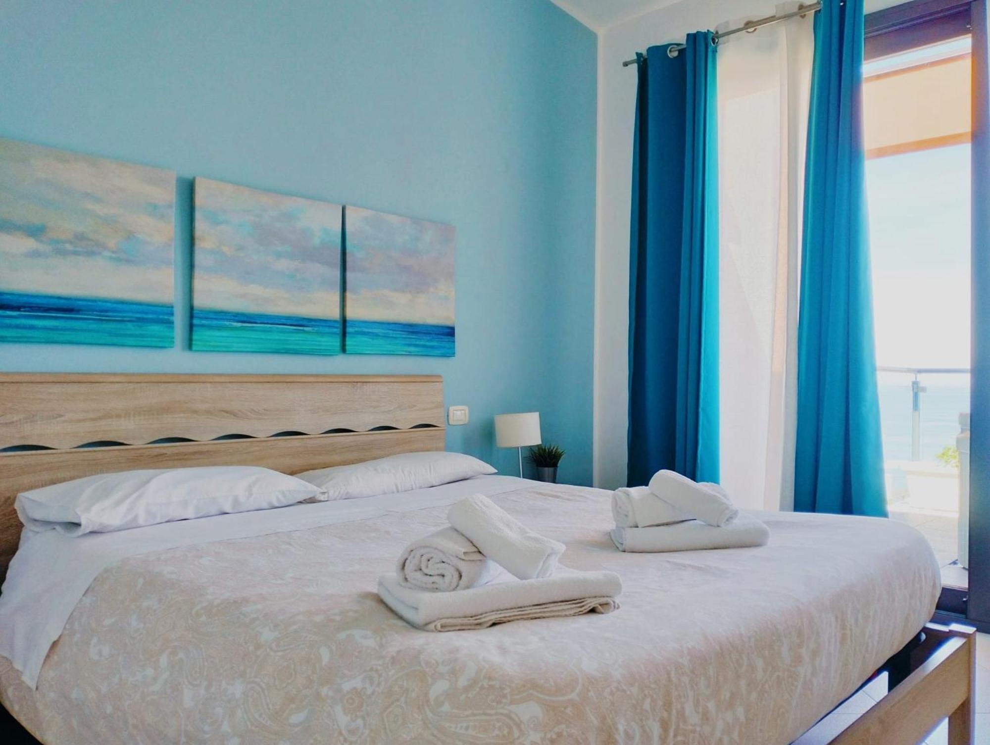 Red Luxury In Borgo Guardiola Near Cefalu Mandra Capreria Exterior photo